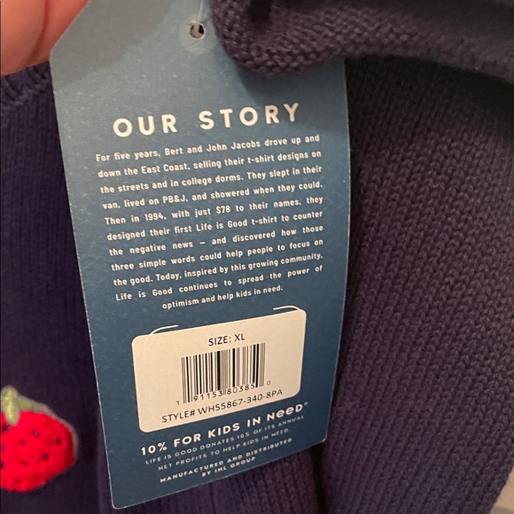 NWT Life Is Good Dark Blue Sweater with Strawberry Accents size XL - Picture 4 of 9